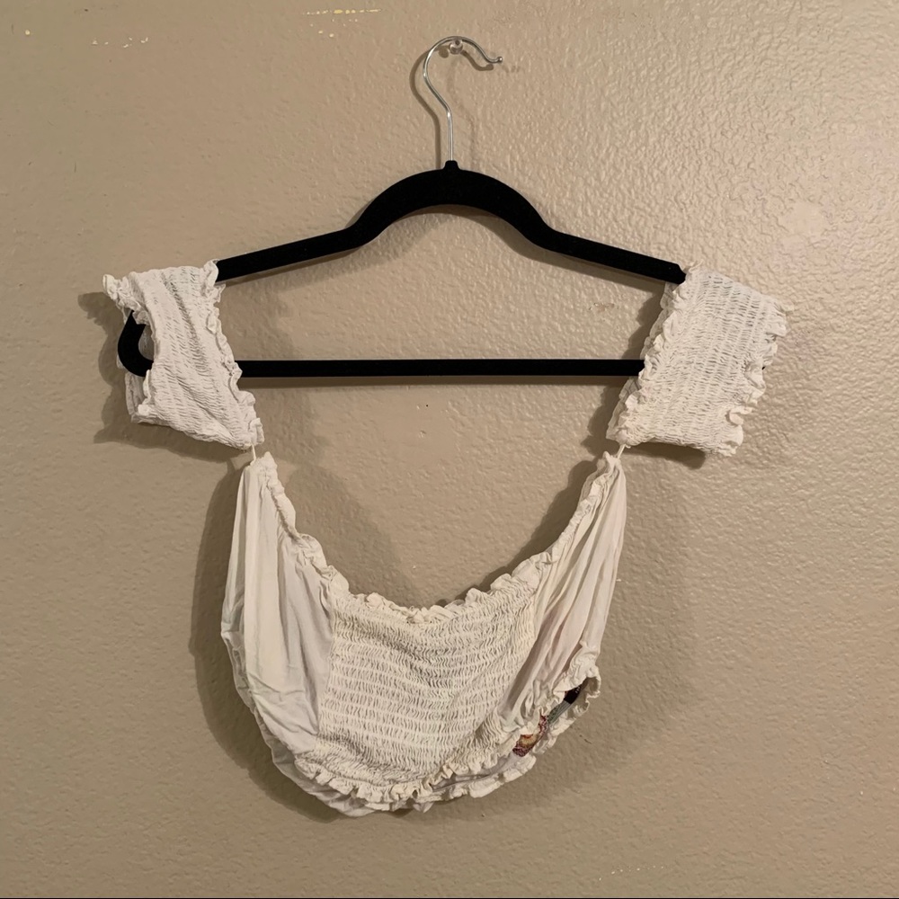Floral Embroidered Croptop - Picture 2 of 4